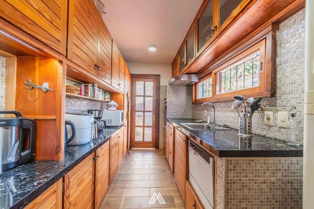Se alquila casa 4 dormitorios en Punta Gorda.