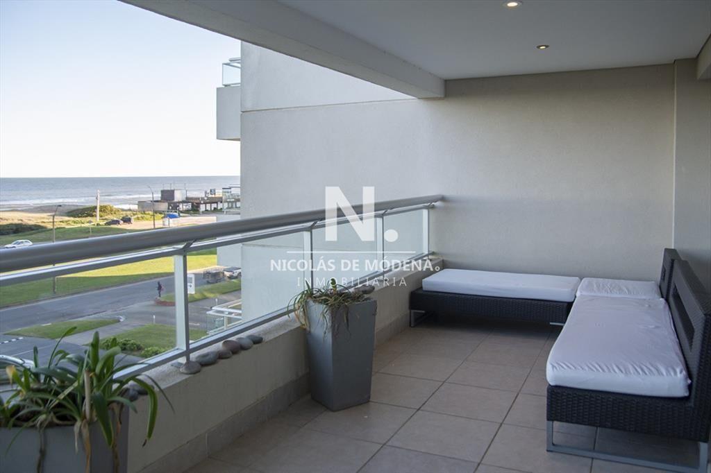Departamento en venta frente al mar. Torre Lobos,
