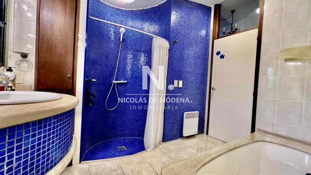 Espectacular casa con 4 dormitorios, en venta