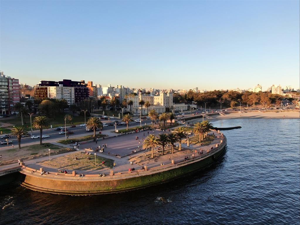 VENTA OFICINA PARQUE RODO, CON VISTA A RAMBLA, ESTRENE!!