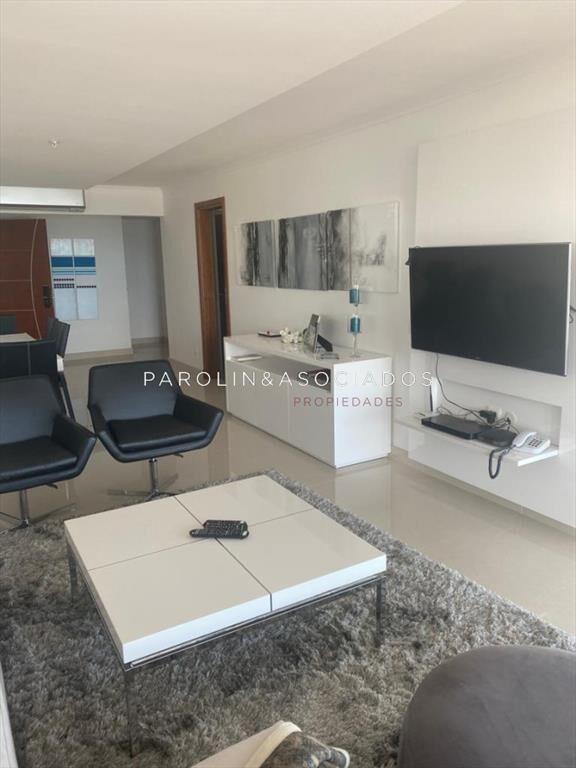 Apartamento de 3 dormitorios en venta en Miami