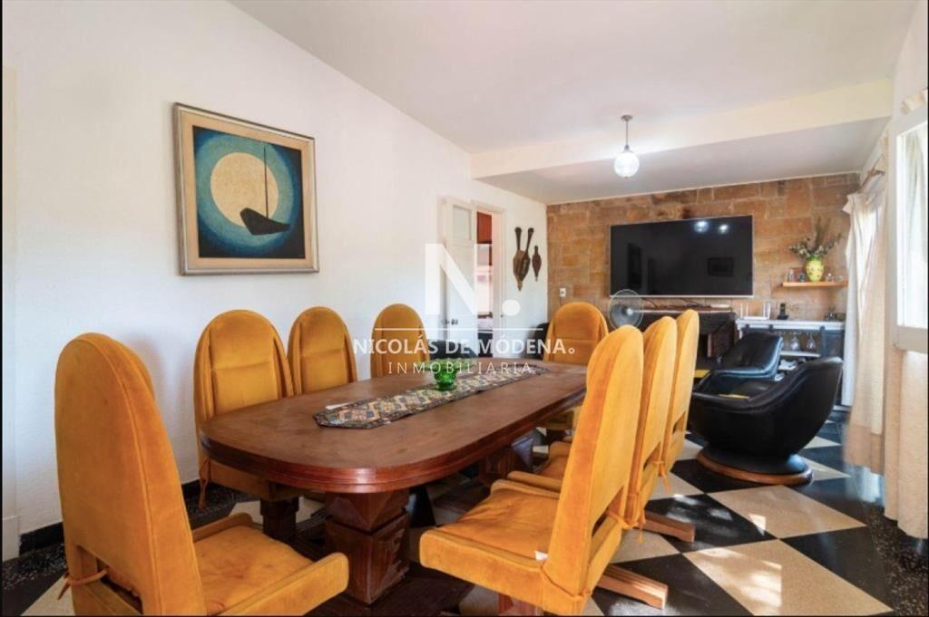 OPORTUNIDAD! Casa en Venta de 4 dormitorios en