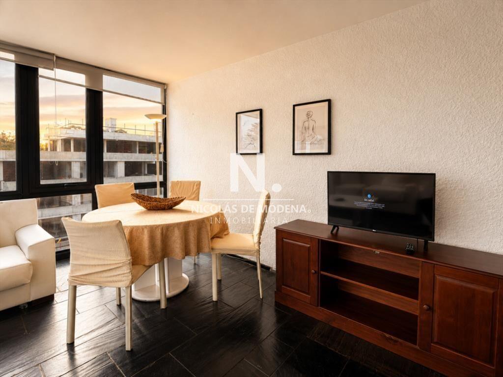 Apartamento en Playa Brava - 2 Dormitorios y 2 -
