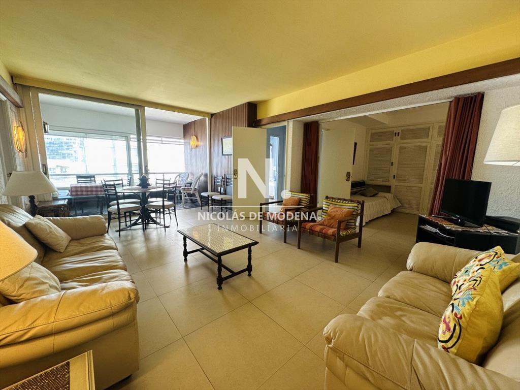 Venta de apartamento de dos dormitorios en Punta