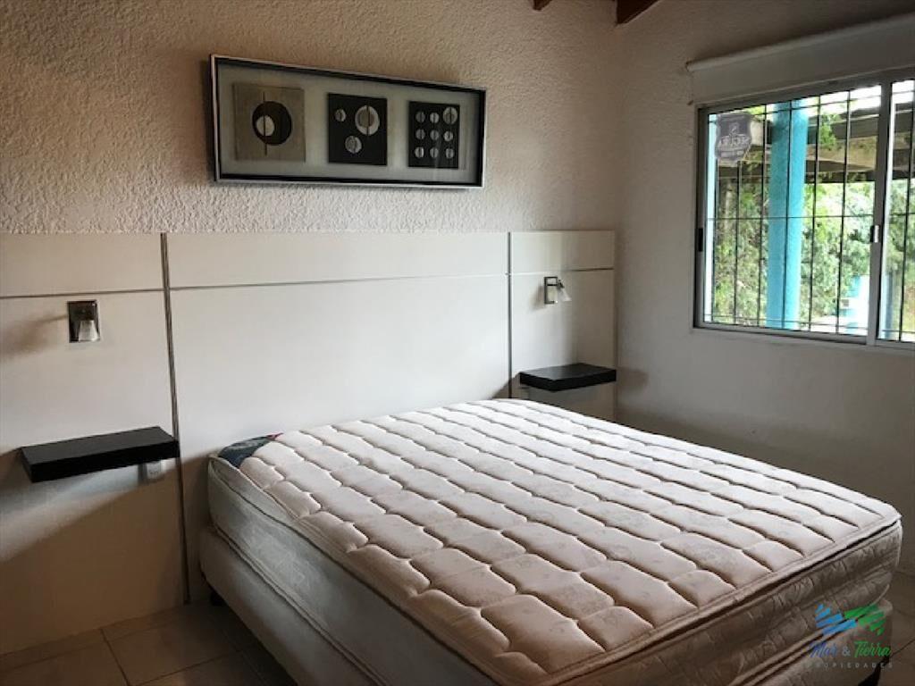 Muy linda casa en un barrio con buen entorno en Maldonado.