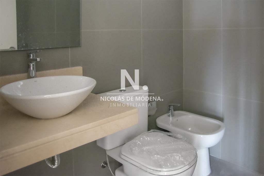 Departamento en venta, 3 dormitorios, en edificio