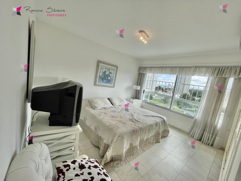 VENTA DE APARTAMENTO DE 3 DORMITORIOS FRENTE AL