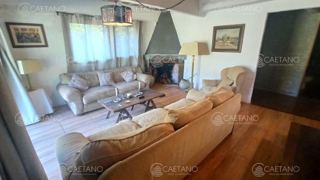 Casa ubicada a pasos de Avenida Córdoba en - del