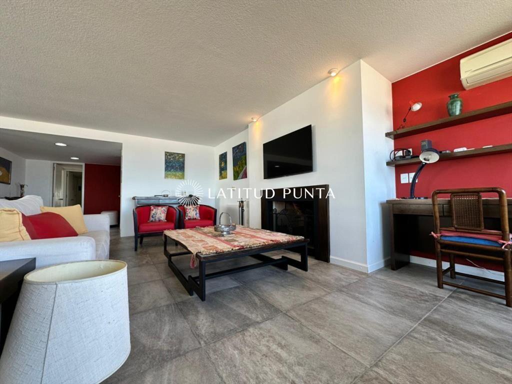 Apartamento en Torre Delfín, 3 dormitorios más