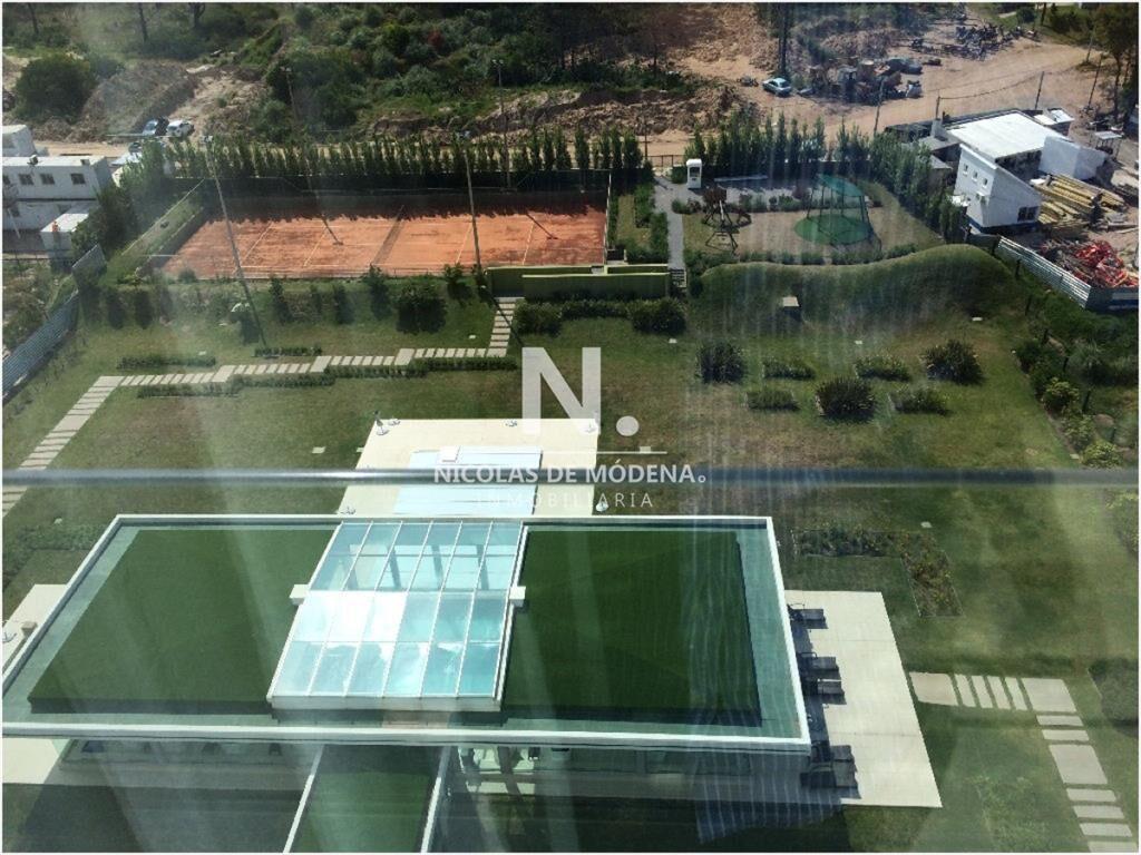 Vende gran departamento en Tiburon III, Punta del