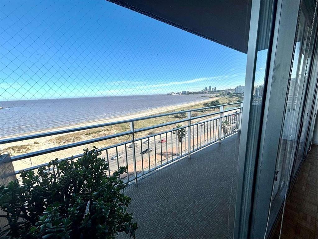 Rambla Malvín, apartamento en alquiler, 3 dormitorios, 2 ba