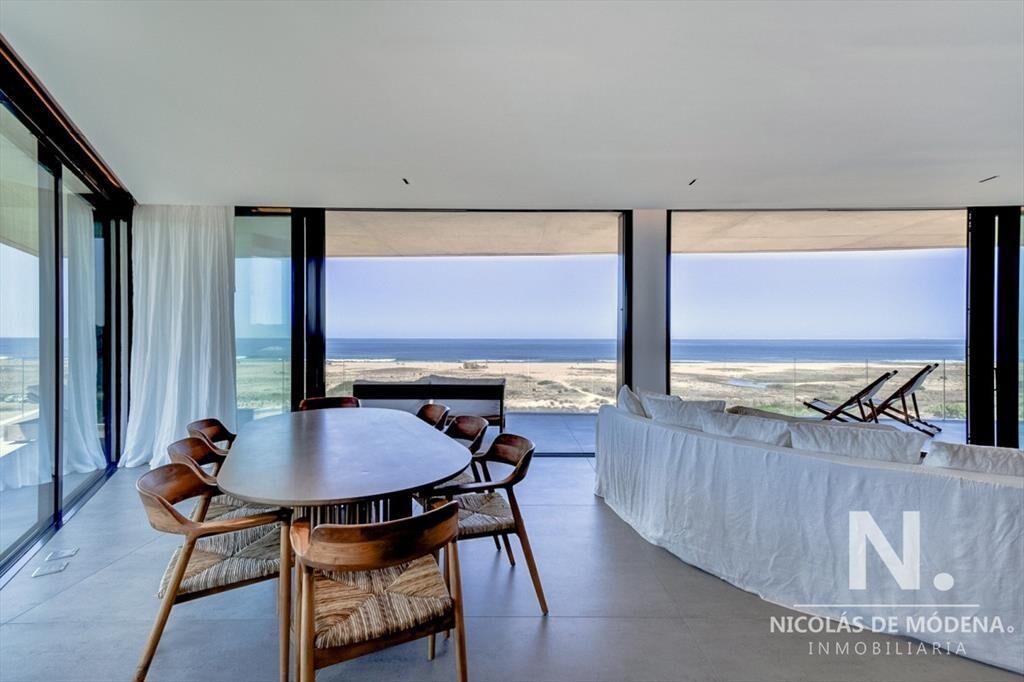 Vende apartamento con vista al mar, de 3 dormitorios en Pun