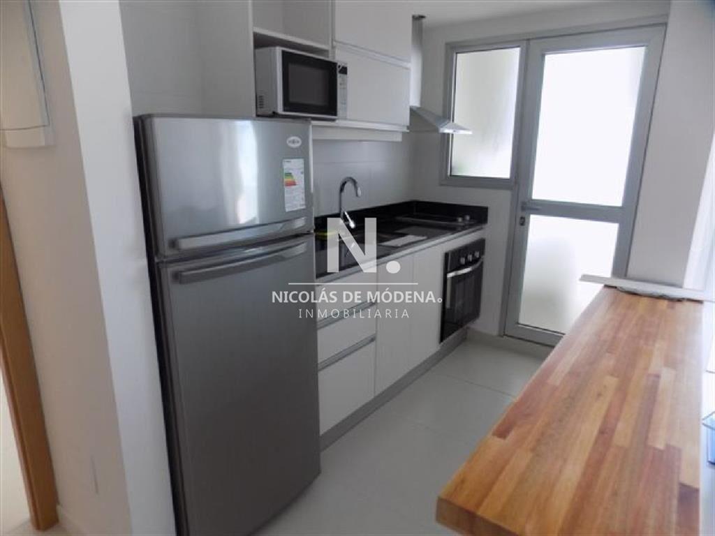 ALQUILA APARTAMENTO UN DORMITORIO , UN BAÑO
