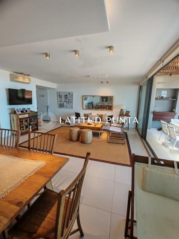 Apartamento 2 dormitorios en suite. Punta Ballena