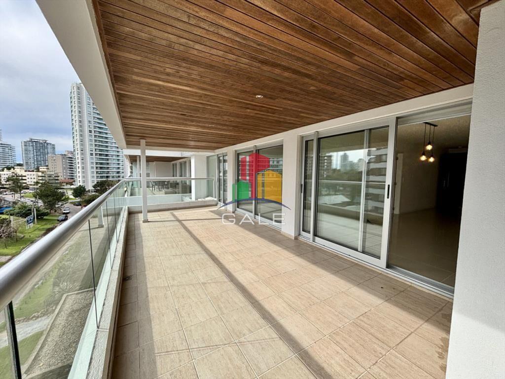 Venta de apartamento en Icon Brava Tower · Punta del Este.