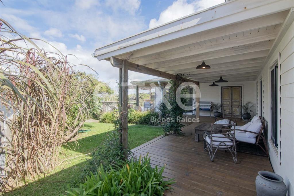 Venta de Casa en La Pedrera, Rocha. ...