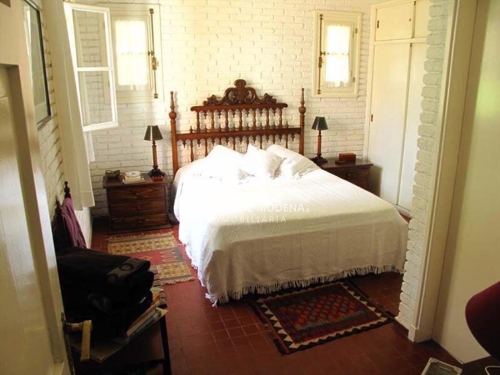Casa de 3 dormitorios y dependencia en Aidy cerca