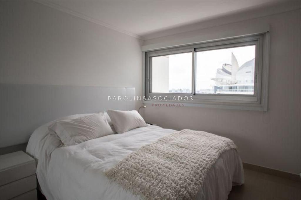Apartamento en venta de 3 dormitorios en Miami