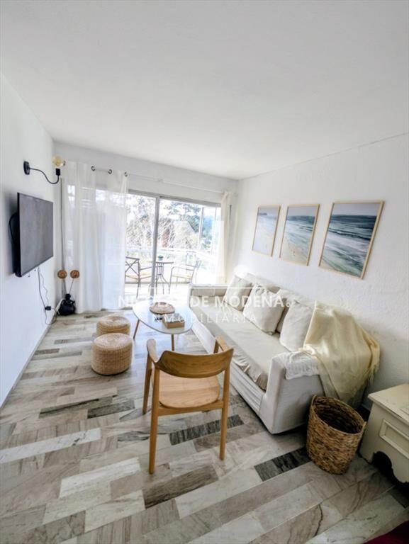 Apartamento de 3 dormitorios en venta en Punta