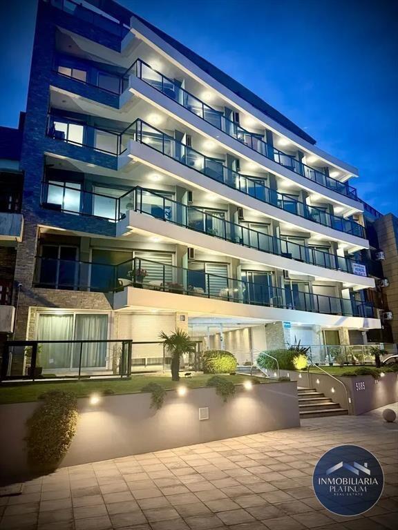 Apartamento de 2 Dormitorios y 2 Baños en Venta en Malvin