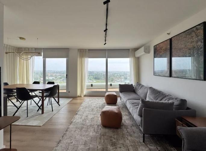 Apartamento De 3 Dormitorios de lujo Amueblado En Alquiler.