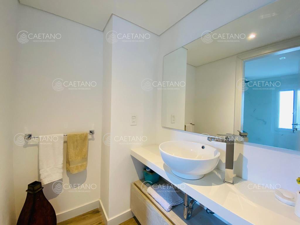 Apartamento en Venta Tres Suites y Dependencia