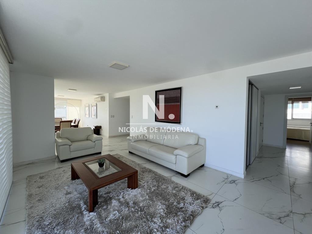 Hermoso Penthouse, venta 4 dormitorios.