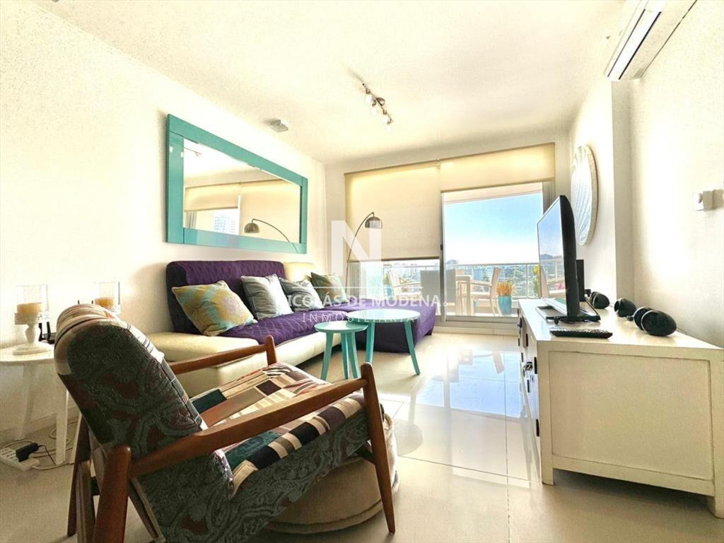 Vende apartamento con hermosa vista de 2 en punta