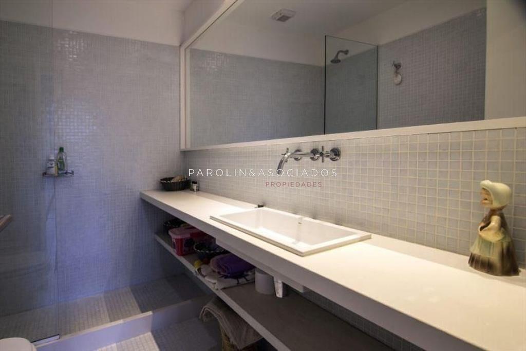 Casa de 3 dormitorios en venta en Manantiales,