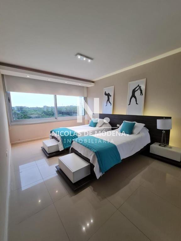 Apartamento de 3 domitorios en suite, frente al