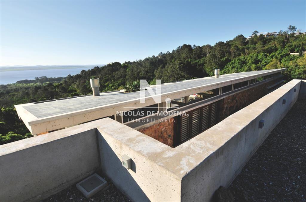 Casa 3 dormitorios en suite en Las Cumbres con