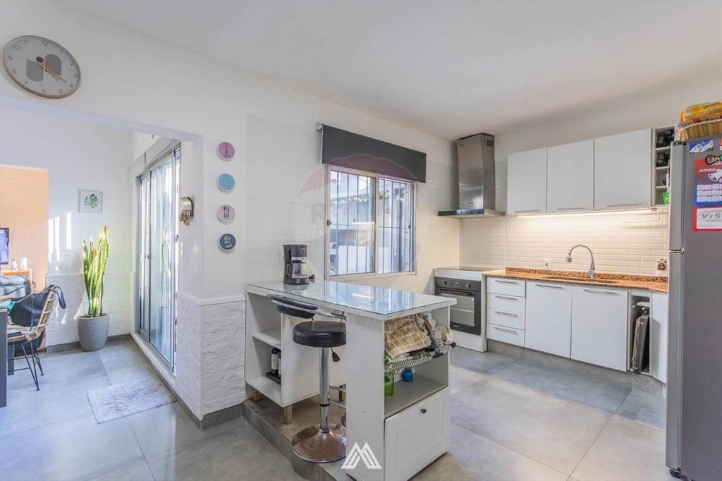 VENTA CASA 4 DORMITORIOS LAS PIEDRAS CENTRO