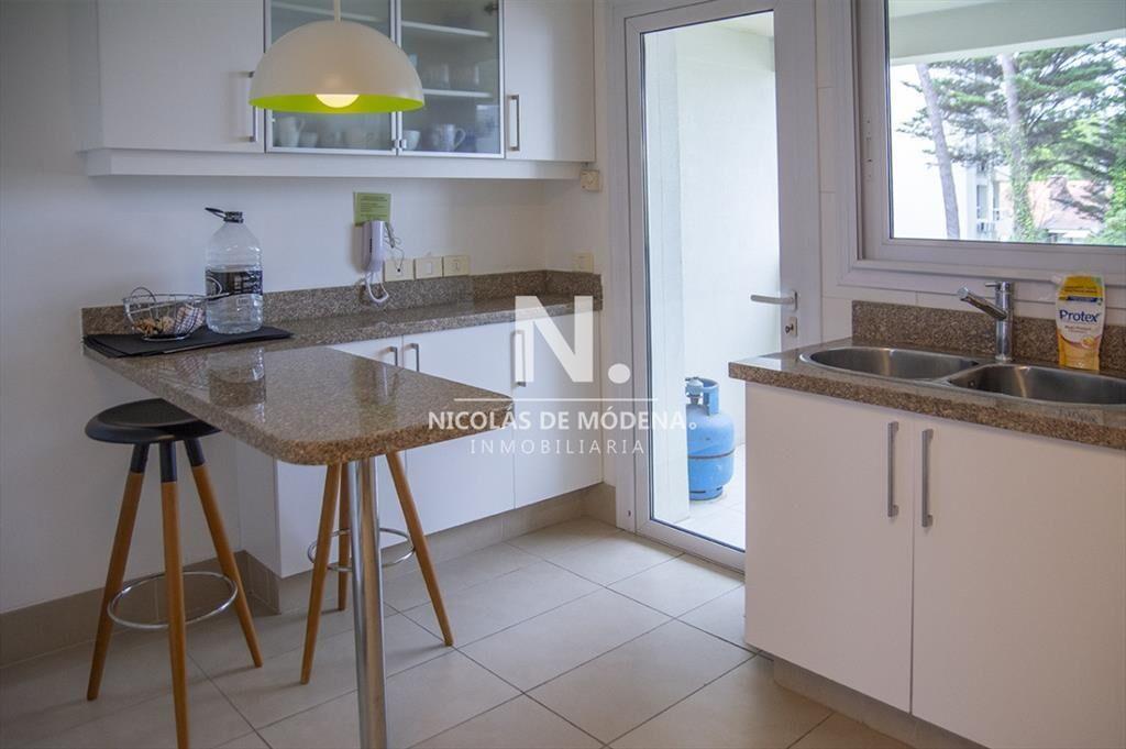 Departamento en venta en Playa Mansa a 100 mts 4