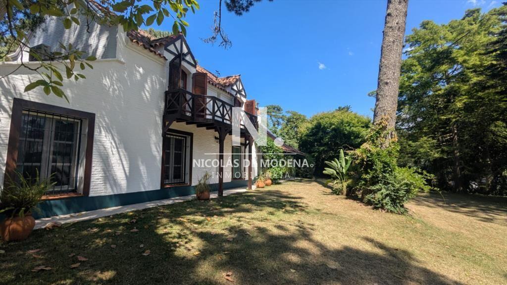 Casa en Mansa de 5 dormitorios - Punta del Este en venta
