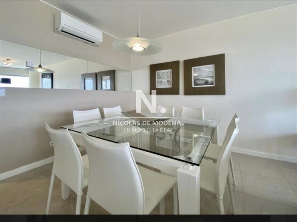 Apartamento de 2 dormitorios en venta en Punta