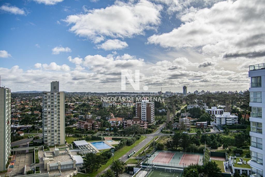 Se vende Hermoso Penthouse frente al mar de 3 con