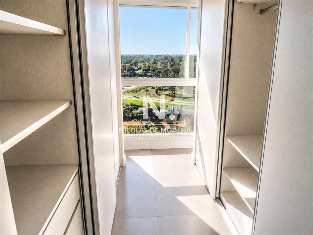 Apartamento de 3 dormitorios en venta en Torre