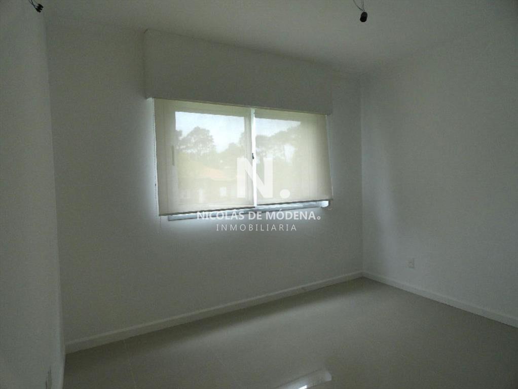 En venta.. Pedragosa Sierra- Punta del Este