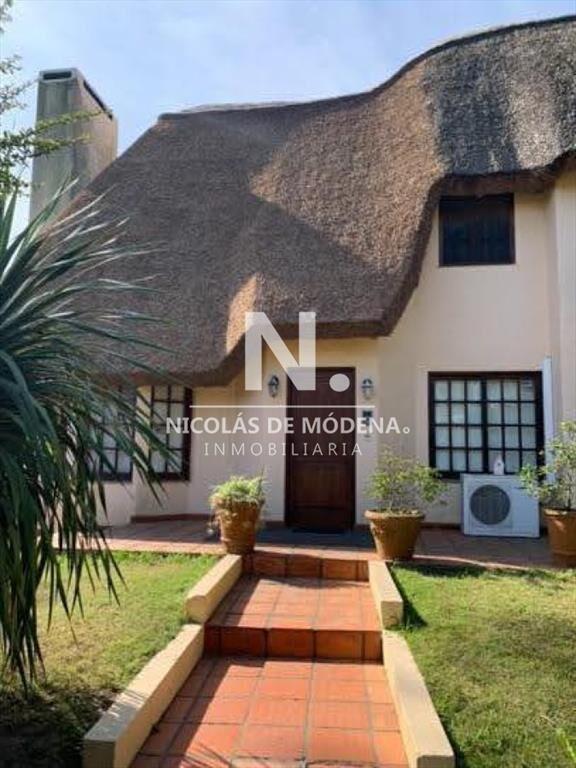Casa en Pinares con piscina y buena barbacoa