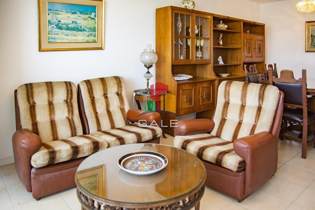 Vende apto de 2 dormitorios con vista al mar en