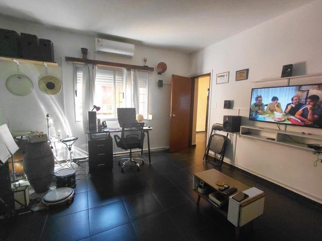 VENTA APARTAMENTO DOS DORMITORIOS EN CERRITO CON PATIO Y PA
