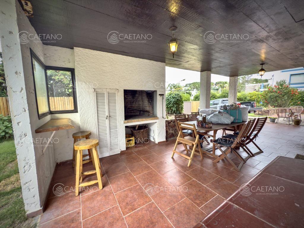 Casa en La Rinconada Punta Ballena a metros del mar