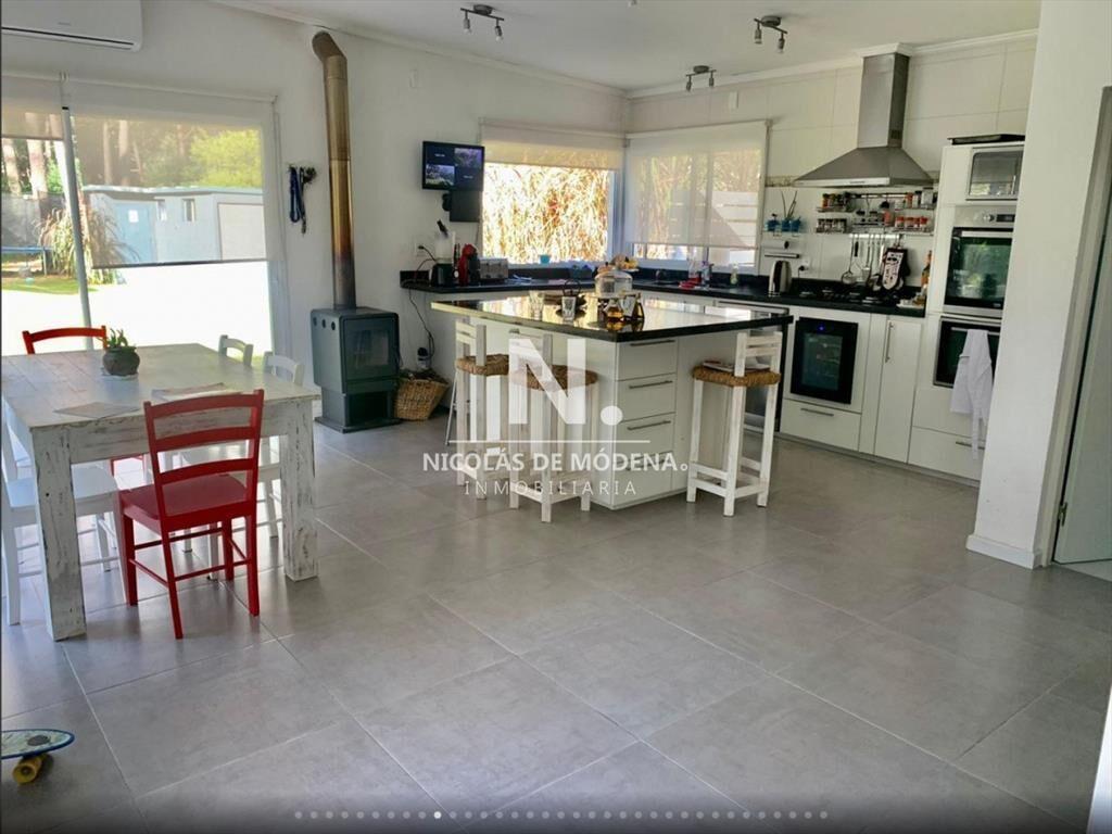 Se vende casa en Montoya, La Barra en impecable
