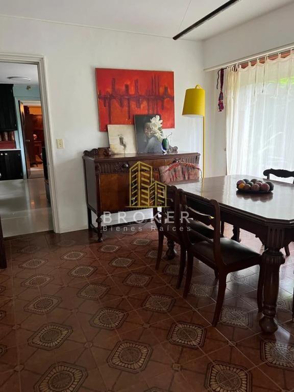 Excelente casa en venta en Barrio Lugano