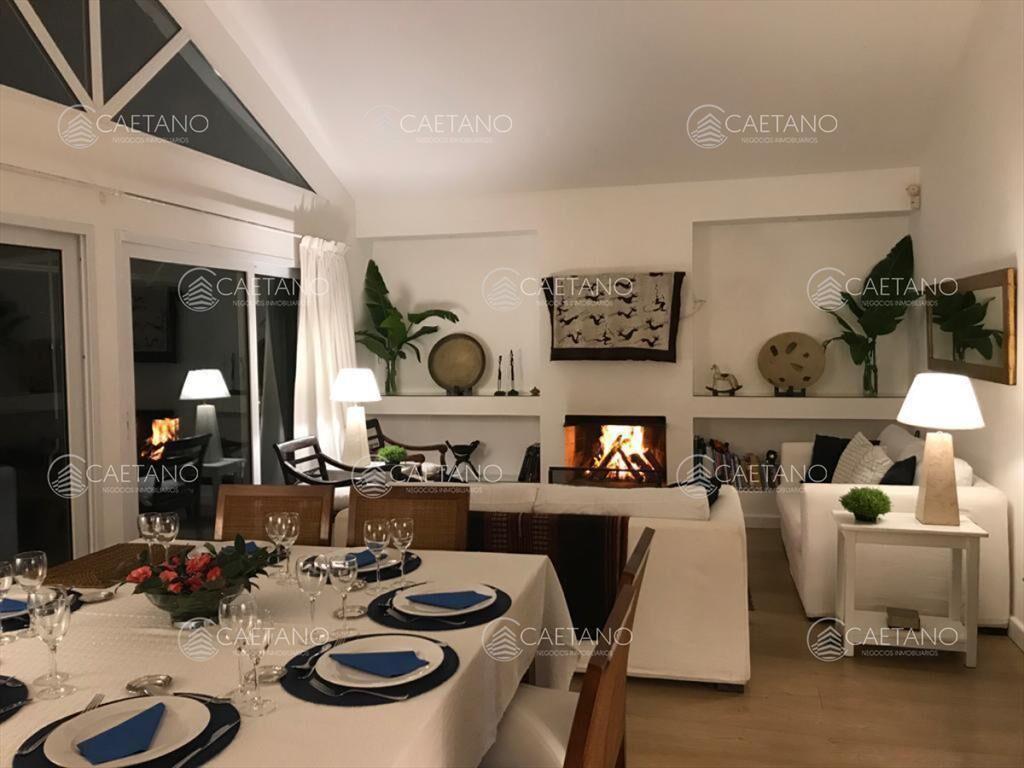 Excelente casa de 4 dormitorios en Montoya