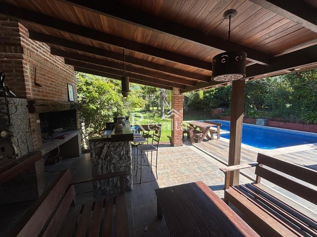 VENTA CASA LA TAHONA 4 DORMITORIOS CON PISCINA