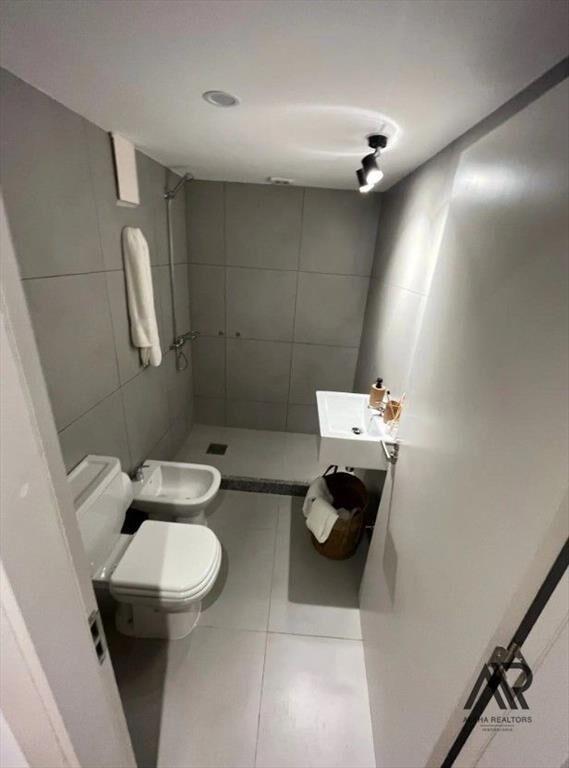 Apartamento de 2 dormitorios, con terraza y vista al mar...