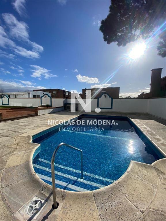 Vende impecable apartamento de 2 dormitorios en