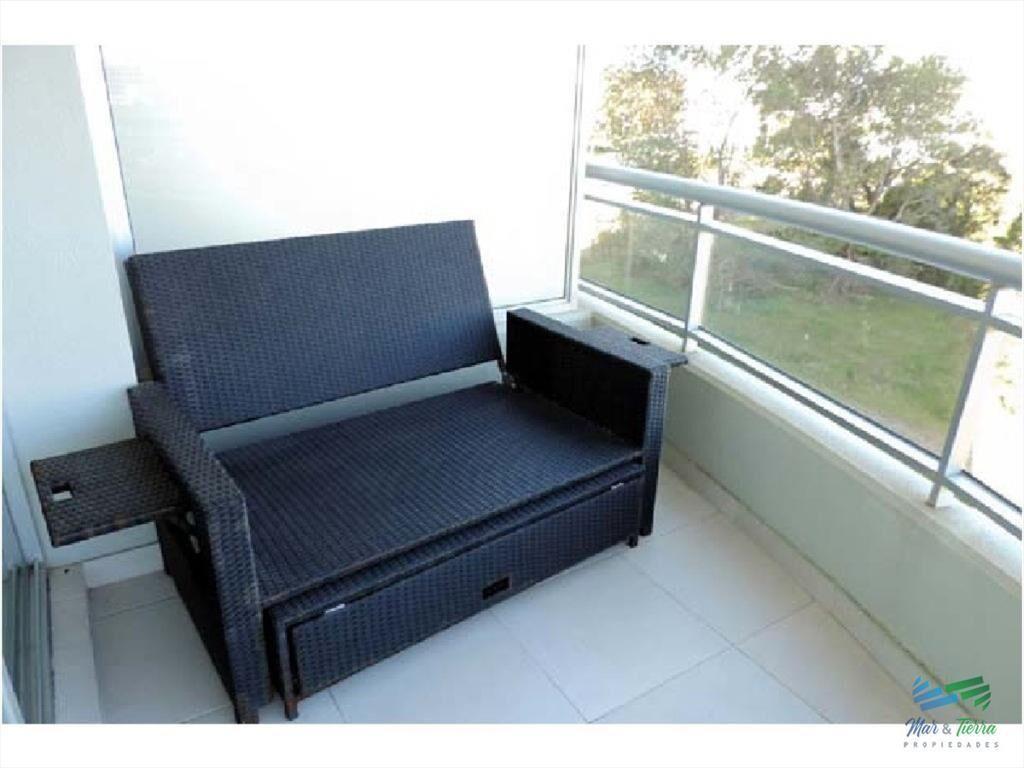 En venta.. Muy lindo apartamento sobre Av. Punta