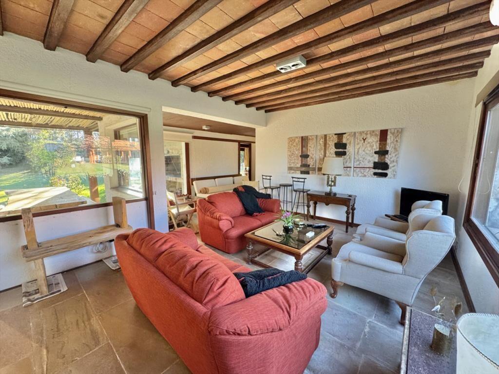 CASA EN VENTA 5 DORMITORIOS - PINARES